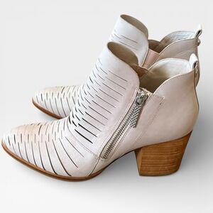 Donald J Pliner Elton Bone Leather Laser Cut Pointed Toe Block Heel Booties 7M